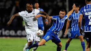 Colo Colo cùng Godoy Cruz