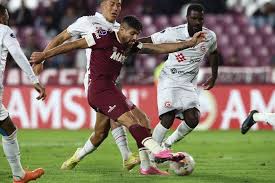 Luqueno với Bragantino